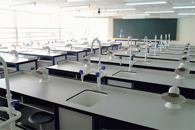 ���Ϲ�ҵ��ѧ��224��ɹ�ʵ�����豸